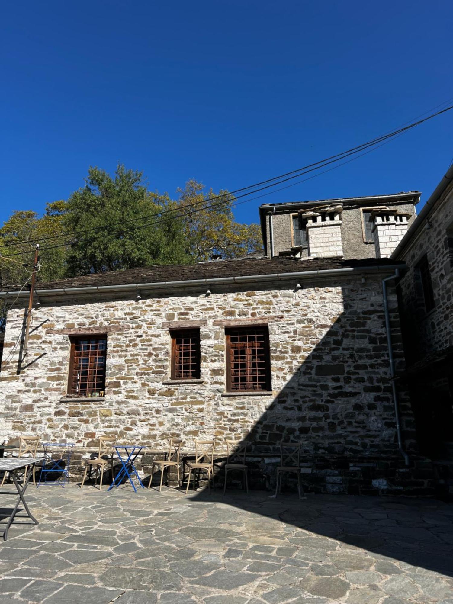 Ikojenia Traditional Lodge Папингон Экстерьер фото