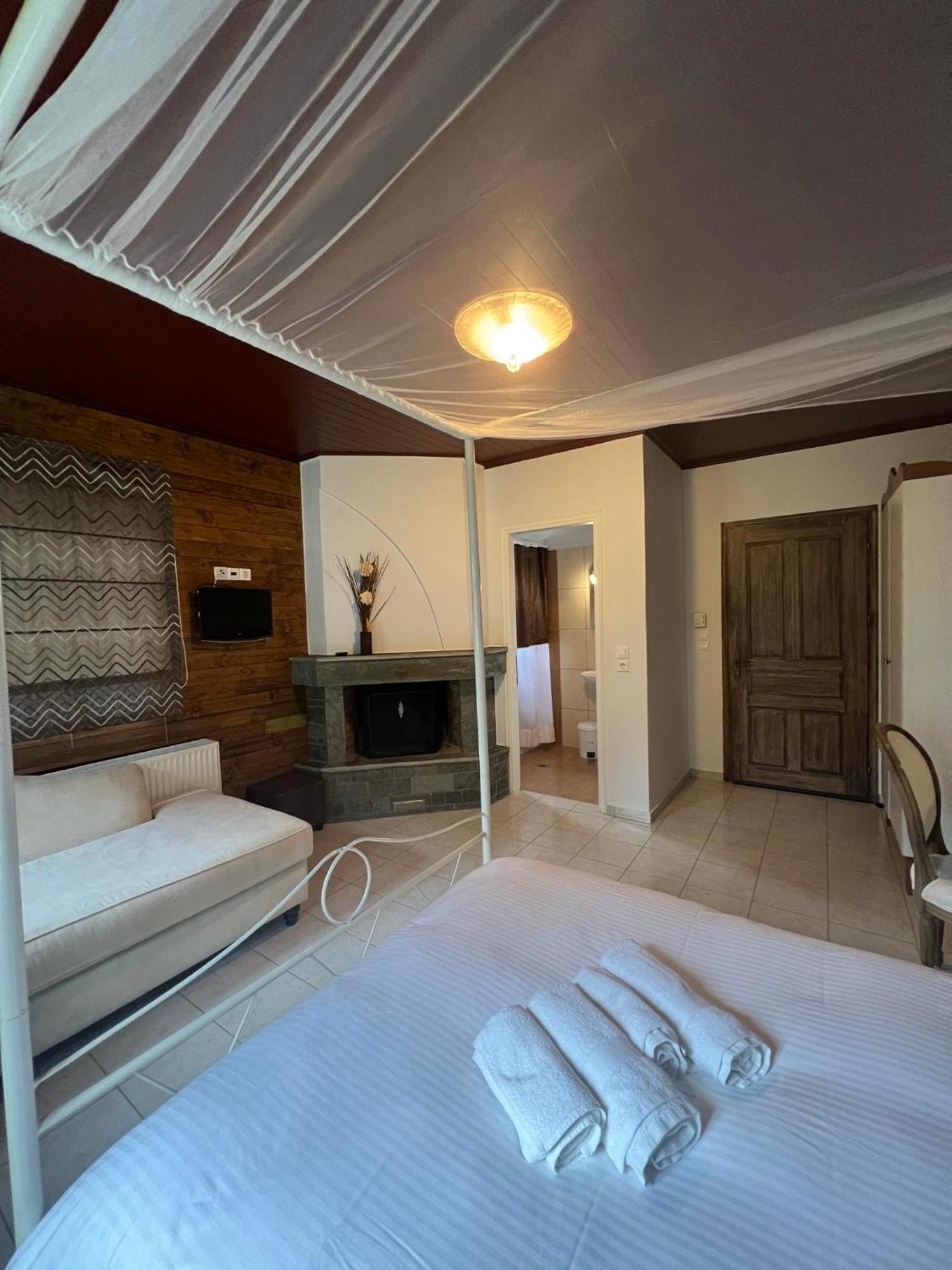 Ikojenia Traditional Lodge Папингон Экстерьер фото