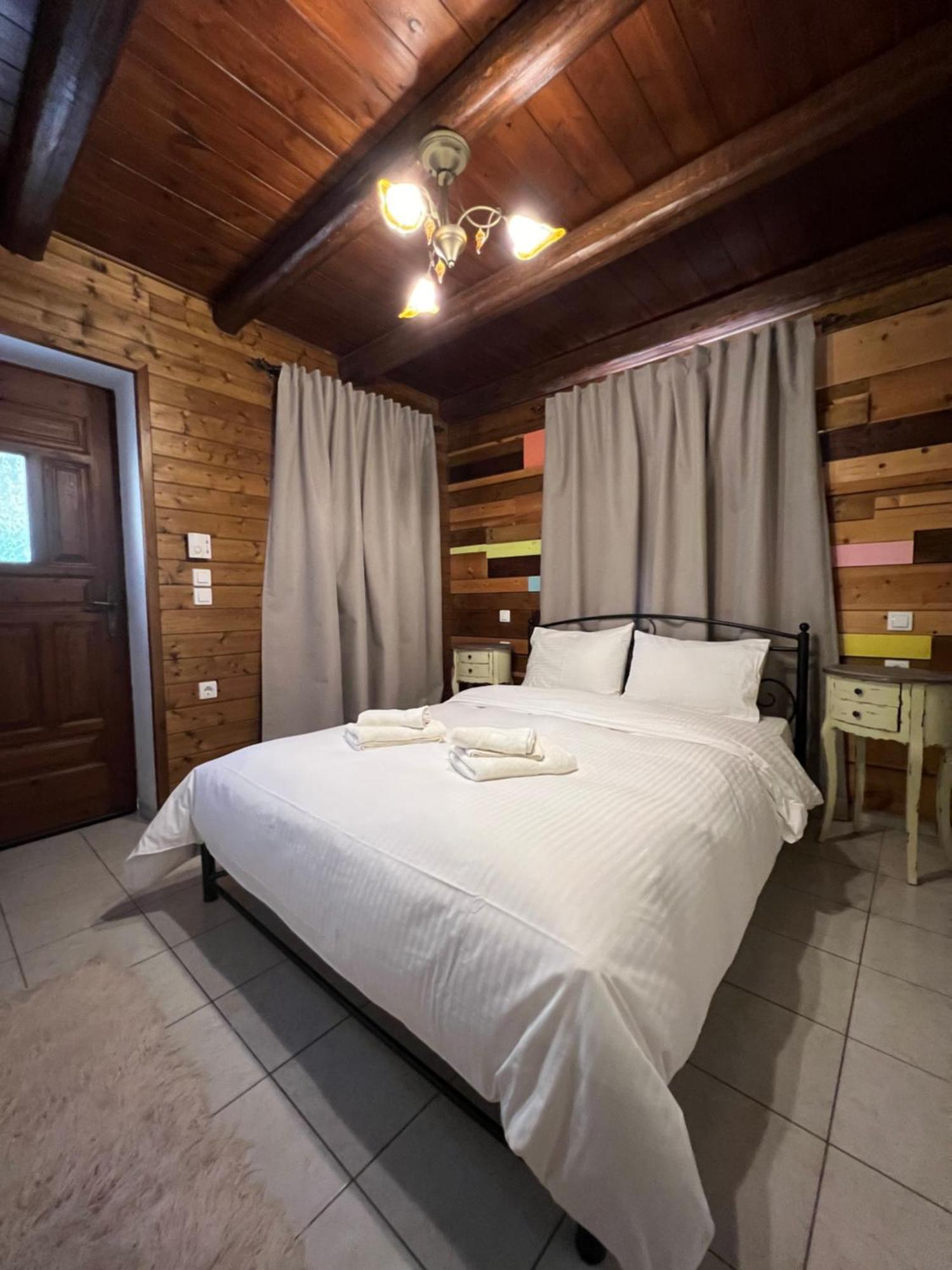 Ikojenia Traditional Lodge Папингон Экстерьер фото